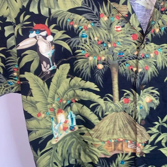 🌙Vintage Tommy Bahama Christmas Toucan Parrot 100% silk Hawaiian Men’s Shirt! - Picture 3 of 10